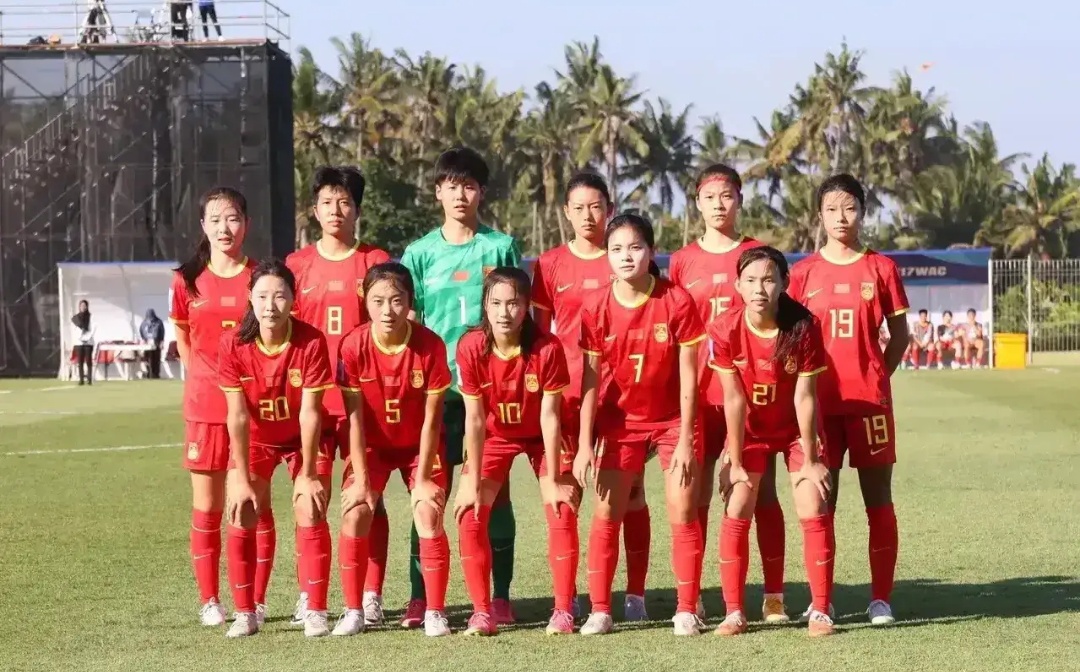 中国女足队员接受采访，对比赛感受分享的简单介绍